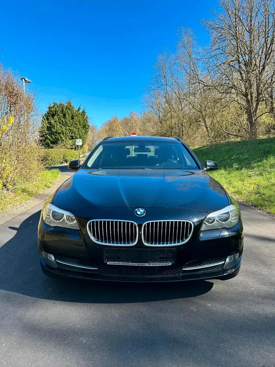 Gebraucht BMW 523 204 PS (150 kW) 2011 Schwarz Kombi