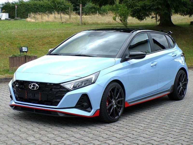Blau Gebraucht 2022 Hyundai i20 N Performance Limousine | 25.990 € (Etwas zu teuer) - Bild 1/4