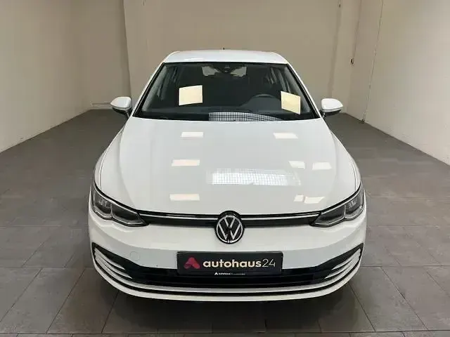 Gebraucht VW Golf VIII Life 110 PS (80 kW) 2023 Weiß Limousine