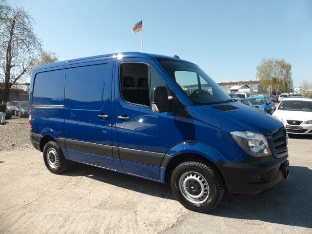 Blau Gebraucht 2016 Mercedes Sprinter Van | 13.000 € (Guter Preis) - Bild 1/4