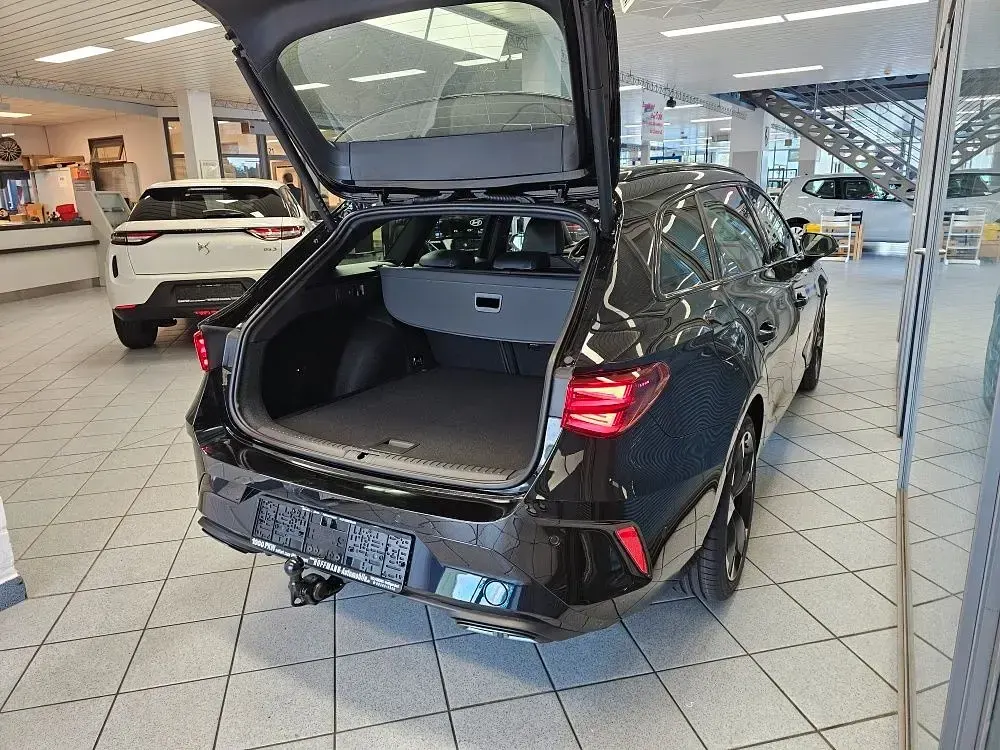 Neu Cupra Leon 150 PS (110 kW) 2025 Schwarz Limousine