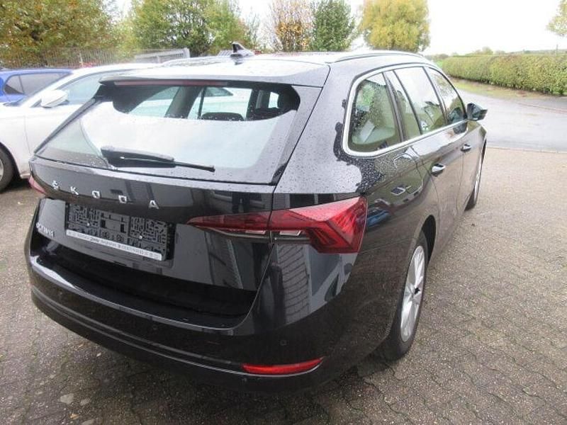 Second-hand Skoda Octavia Style 150 CP (110 kW) 2022 Negru Break