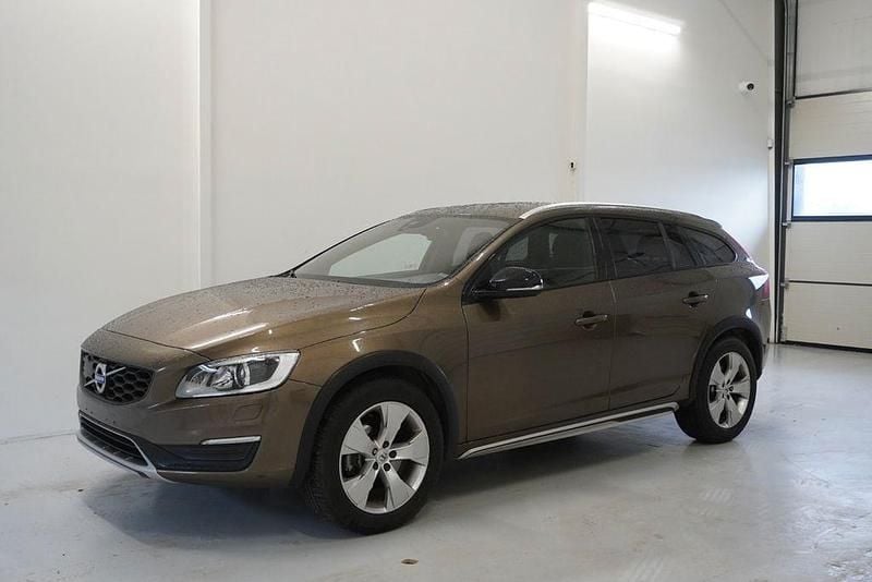 Gebraucht Volvo V60 CC Momentum 190 PS (139 kW) 2016 Kombi