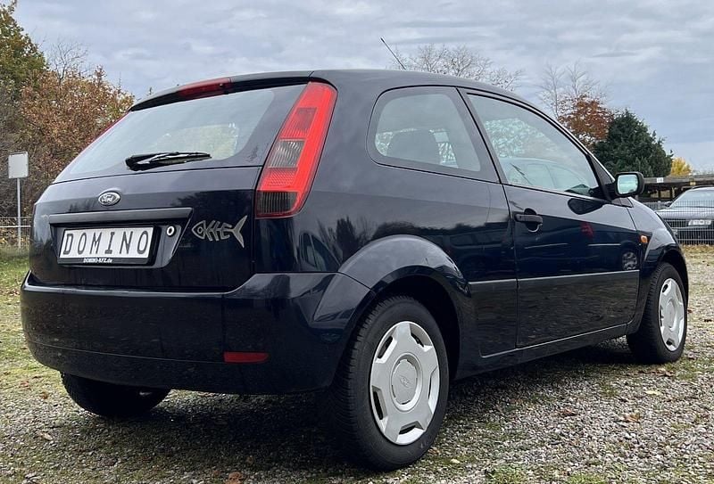 Gebraucht Ford Fiesta 60 PS (44 kW) 2005 Blau Kleinwagen