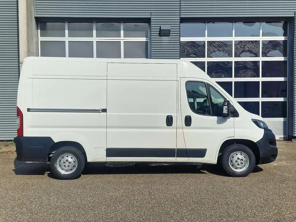 Gebraucht Peugeot Boxer Premium 140 PS (102 kW) 2020 Weiß Van