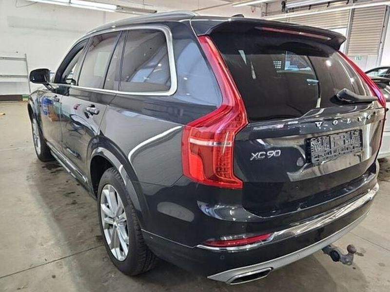 Gebraucht Volvo 360 88 PS (64 kW) 2020 Andere Limousine