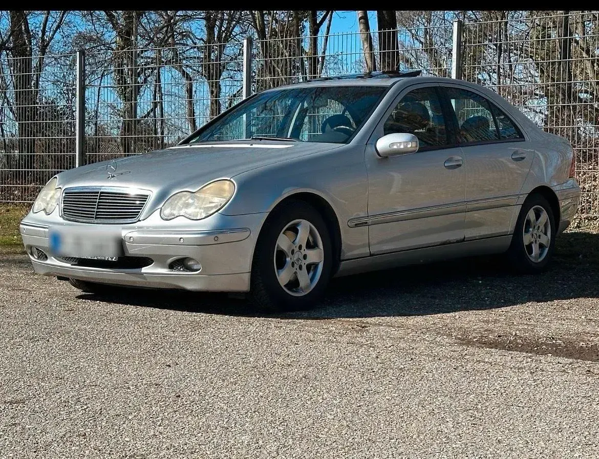 Gebraucht Mercedes C200 163 PS (119 kW) 2003 Silber Limousine