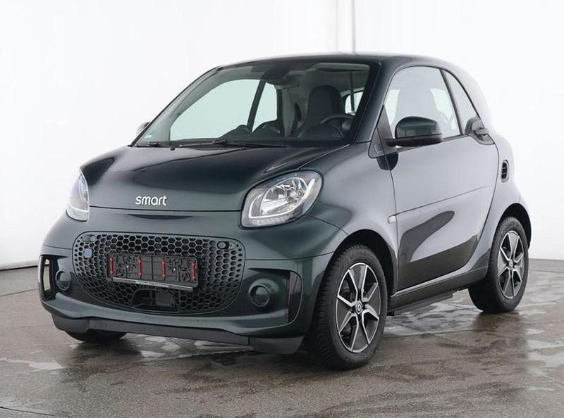 Grün Gebraucht 2023 Smart ForTwo Electric Drive Premium Coupé | 18.333 € (Teuer) - Bild 1/4
