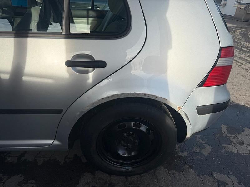 Gebraucht VW Golf IV 75 PS (55 kW) 2003 Silber Kleinwagen