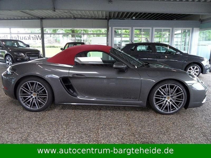 Grau Gebraucht 2022 Porsche 718 Boxster GTS Cabrio | 89.718 € (Guter Preis) - Bild 1/4