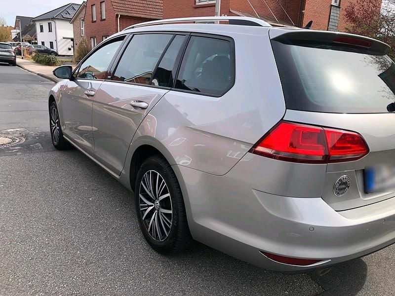 Second-hand VW Golf VII 110 CP (80 kW) 2017 Gri Break