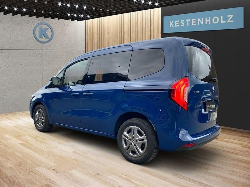 Gebraucht Mercedes T180 Style 131 PS (96 kW) 2024 Blau Van / Kleinbus