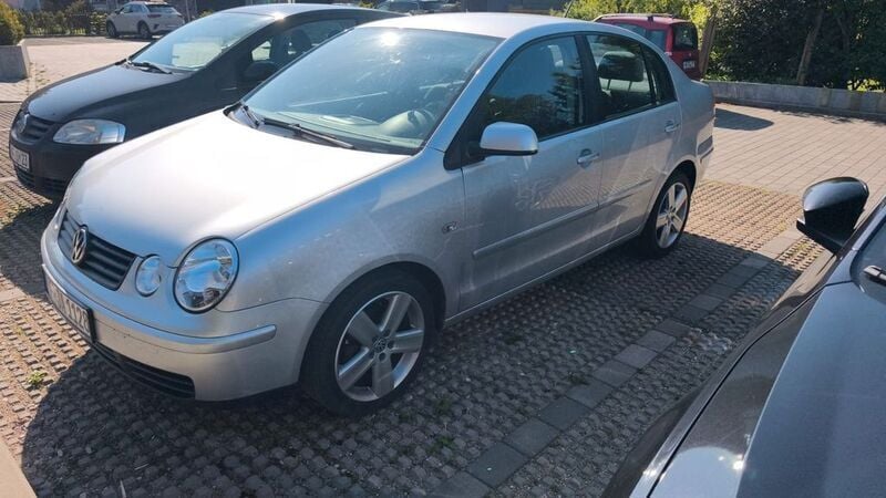 Silber Gebraucht 2004 VW Polo Classicline Limousine | 1.999 € (Fairer Preis) - Bild 1/4