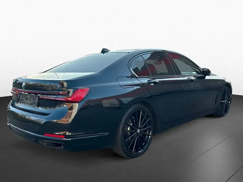 Gebraucht BMW 730 Performance 286 PS (210 kW) 2022 Schwarz Limousine