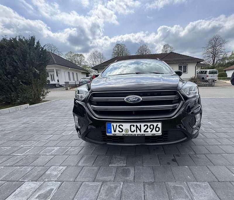 Schwarz Gebraucht 2019 Ford Kuga ST-Line SUV | 18.300 € (Fairer Preis) - Bild 1/4