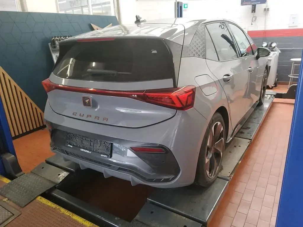 Gebraucht Cupra Born 150 kW (204 PS) 2022 Grau Kleinwagen