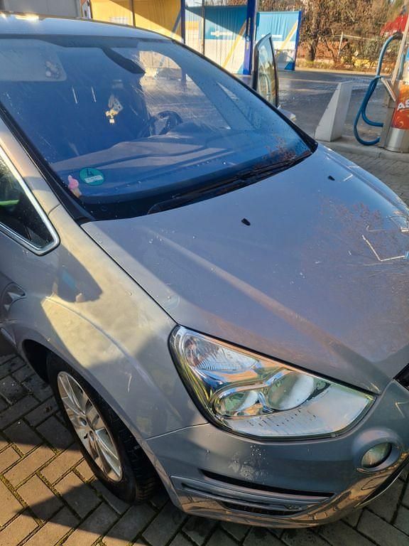 Gebraucht Ford S-MAX Titanium 140 PS (102 kW) 2014 Silber Van / Kleinbus