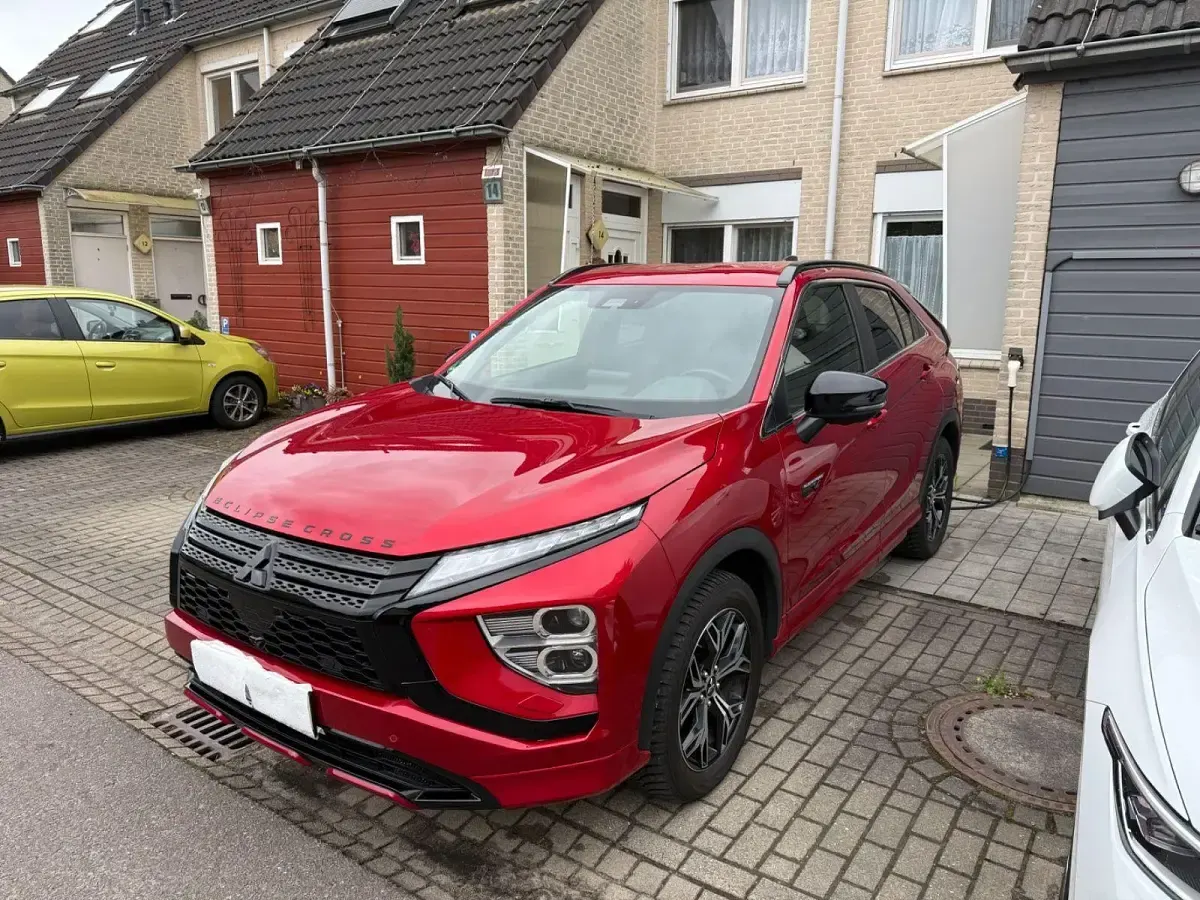 Gebraucht Mitsubishi Eclipse Cross Select 188 PS (138 kW) 2022 Rot SUV