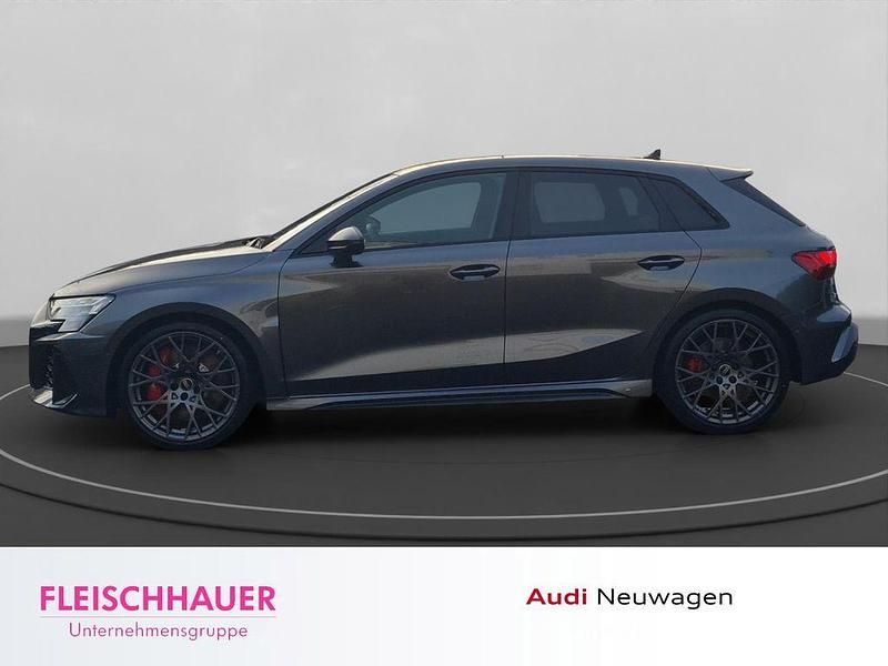 Neu Audi RS3 Comfort 400 PS (294 kW) 2025 Rot Limousine