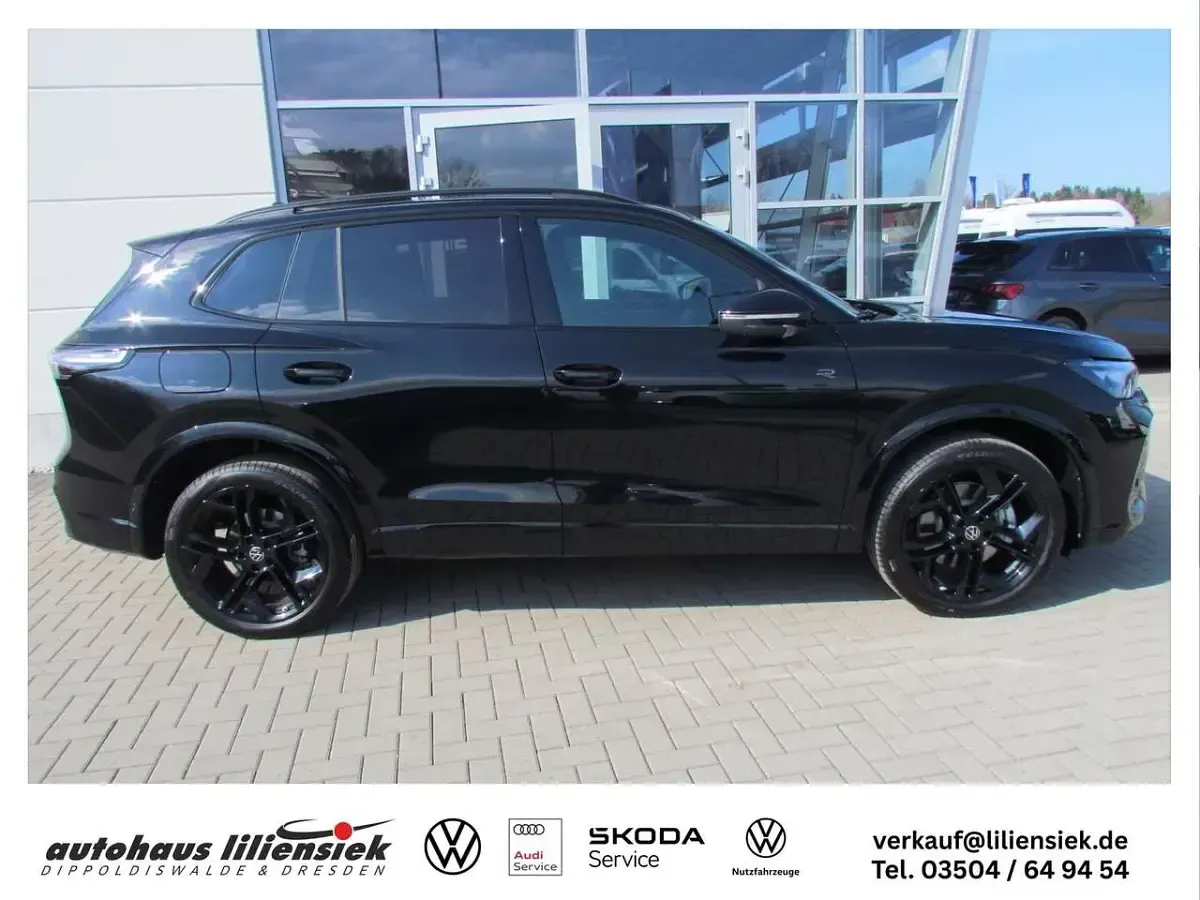 Gebraucht VW Tiguan R-line 193 PS (141 kW) 2026 Grenadillschwarz metallic SUV