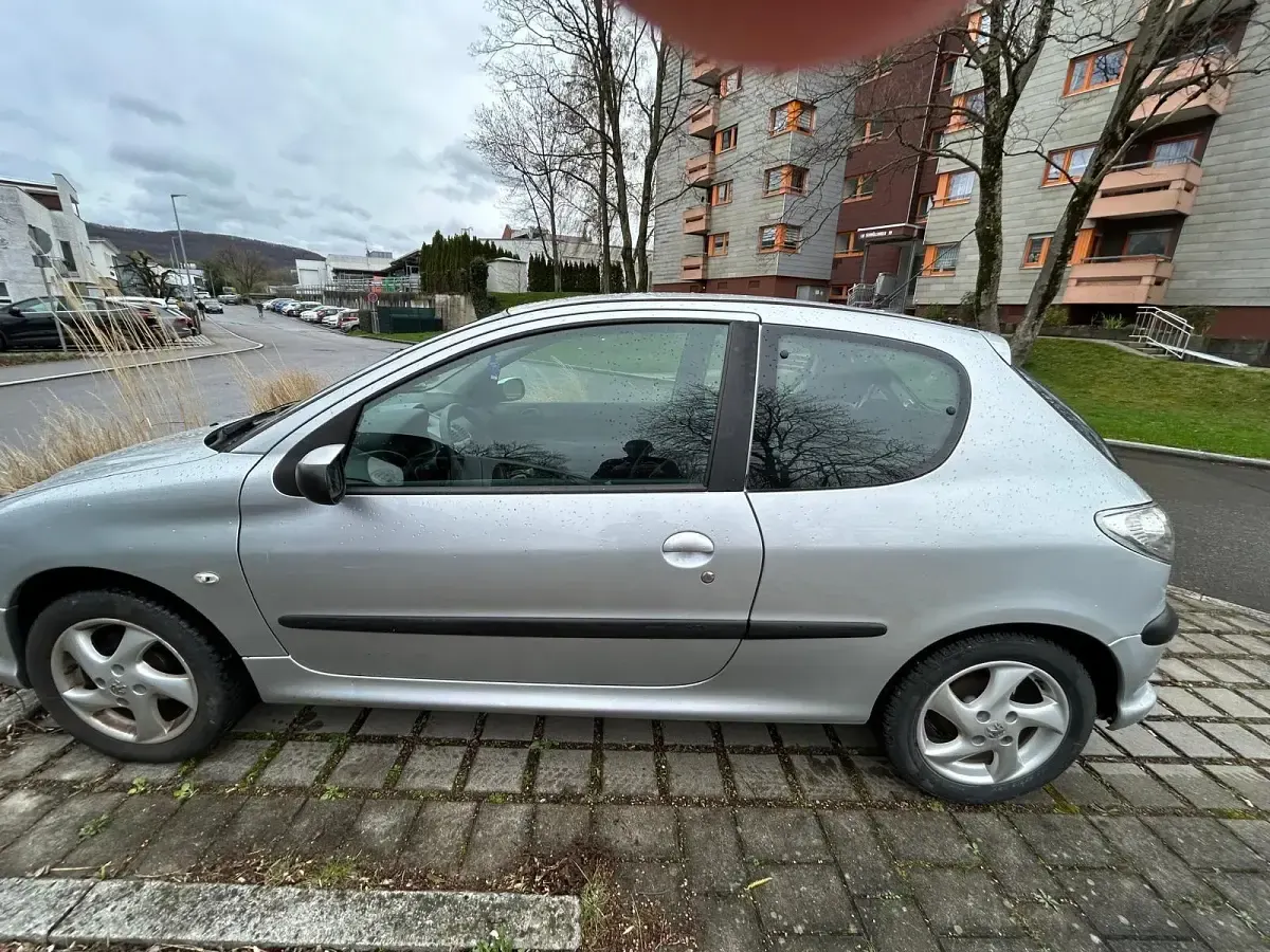 Gebraucht Peugeot 206 75 PS (55 kW) 2006 Silber Kleinwagen