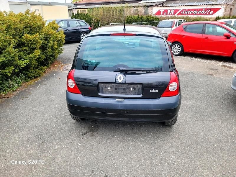 Używany Renault Clio II 75 KM (55 kW) 2005 Czarny Hatchback
