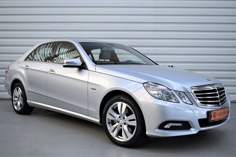 Silber Gebraucht 2010 Mercedes E200 Avantgarde Limousine | 18.990 € - Bild 1/4
