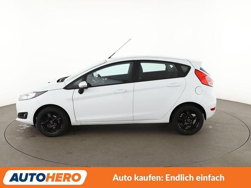 Gebraucht Ford Fiesta Celebration 101 PS (74 kW) 2017 Weiß Kleinwagen