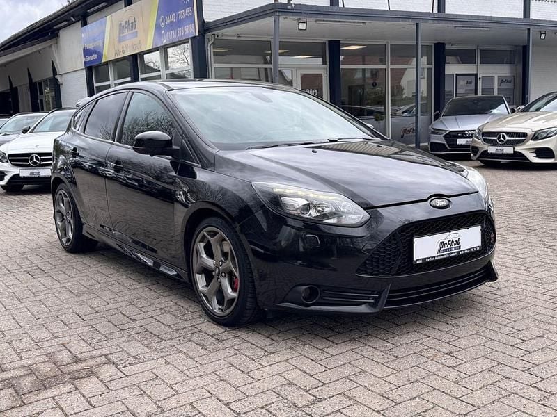 Używany Ford Focus ST 250 KM (183 kW) 2014 Czarny Sedan/Limuzyna