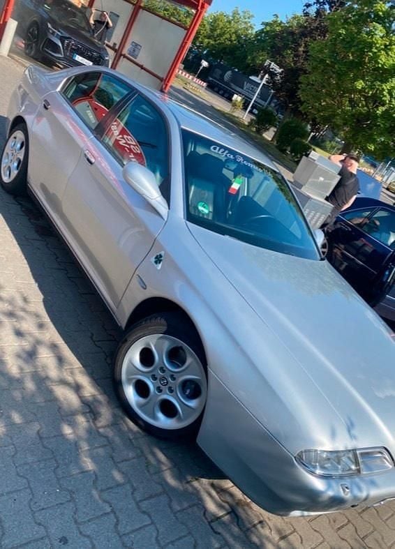 Silber Gebraucht 2000 Alfa Romeo 166 Limousine | 9.599 € - Bild 1/4