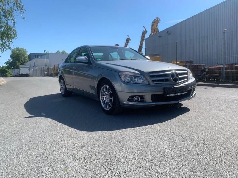 Grau Gebraucht 2008 Mercedes C230 Avantgarde Limousine | 4.190 € (Fairer Preis) - Bild 1/4