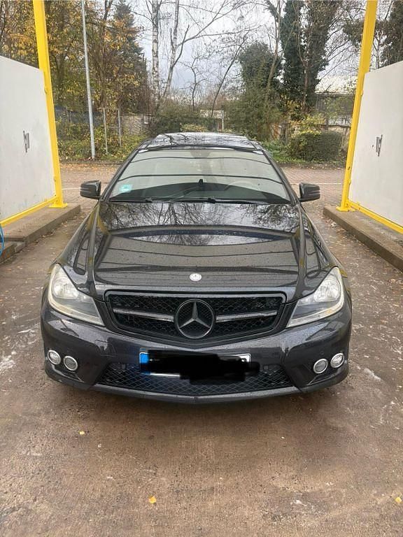 Gebraucht Mercedes C180 156 PS (114 kW) 2011 Schwarz Coupé