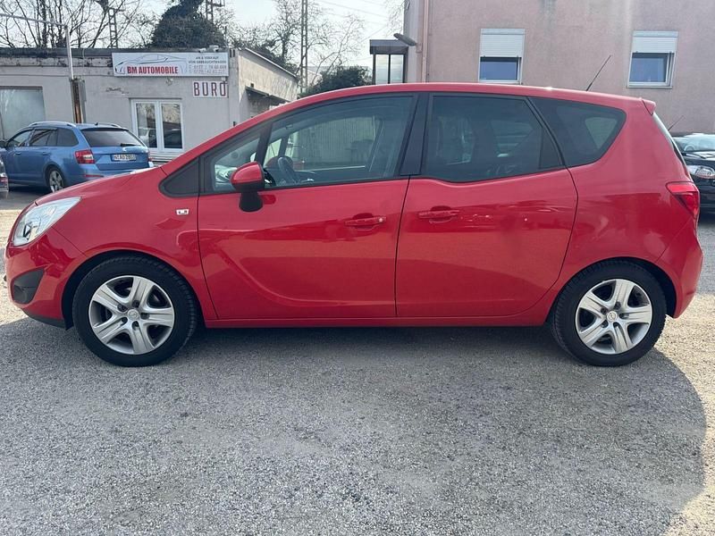 Gebraucht Opel Meriva Design Edition 101 PS (74 kW) 2011 Rot Van / Kleinbus