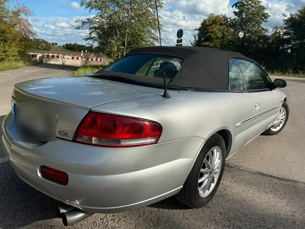 Gebraucht Chrysler Sebring Cabriolet 205 PS (150 kW) 2001 Silber Cabrio