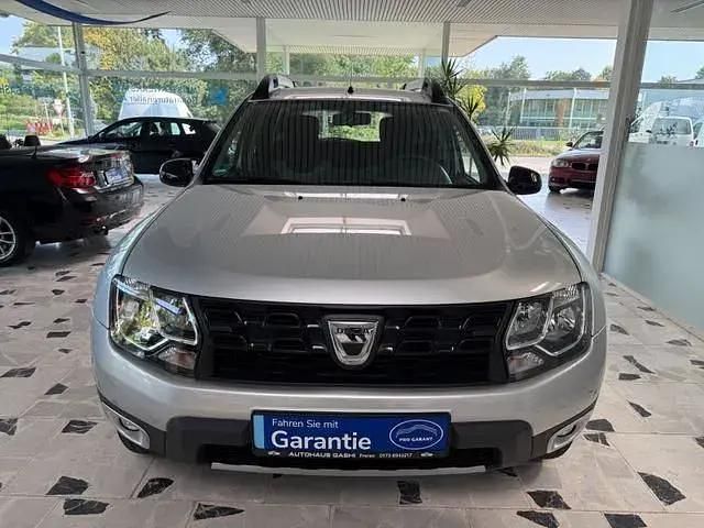 Second-hand Dacia Duster Black Shadow 125 CP (91 kW) 2017 Argintiu SUV