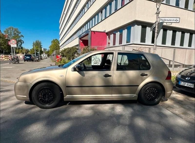 Gebraucht VW Golf IV 110 PS (80 kW) 2001 Gold Limousine