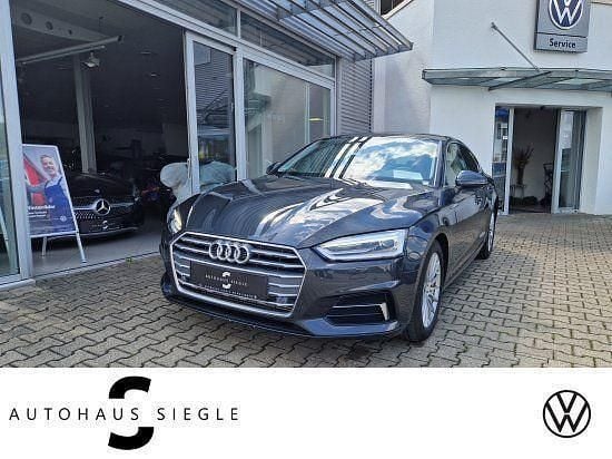 Manhattangrau (metallic) Gebraucht 2019 Audi A5 Sportback Sport Limousine | 26.480 € (Superpreis) - Bild 1/4