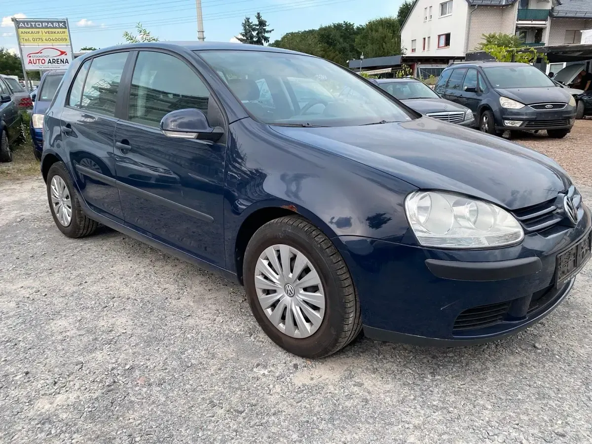 Gebraucht VW Golf V 101 PS (74 kW) 2005 Blau Kleinwagen