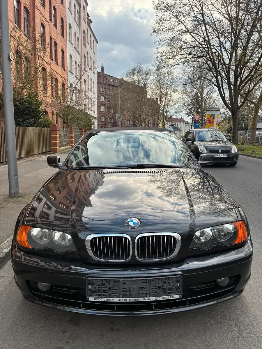 Gebraucht BMW 320 Cabriolet 170 PS (125 kW) 2001 Schwarz Cabrio