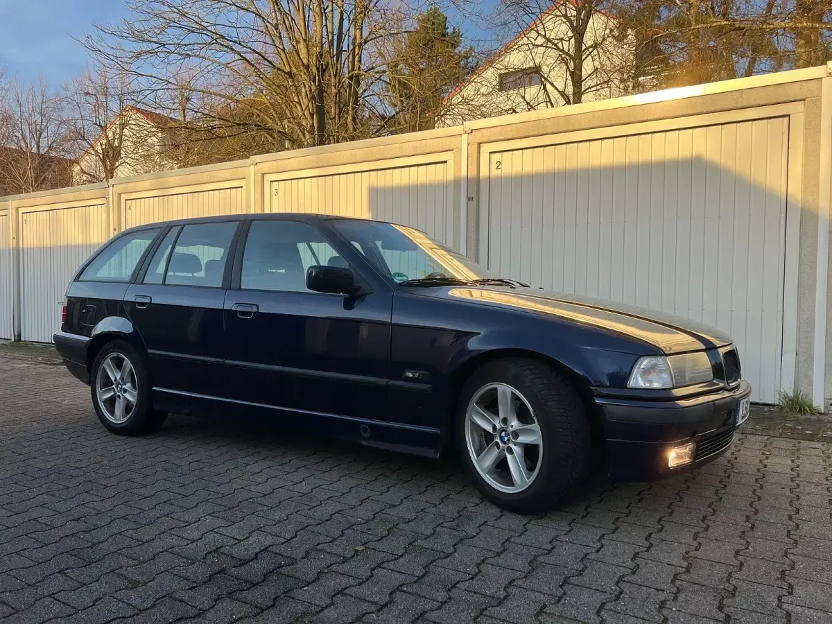 Gebraucht BMW 328 Sport Line 193 PS (141 kW) 1998 Blau Kombi
