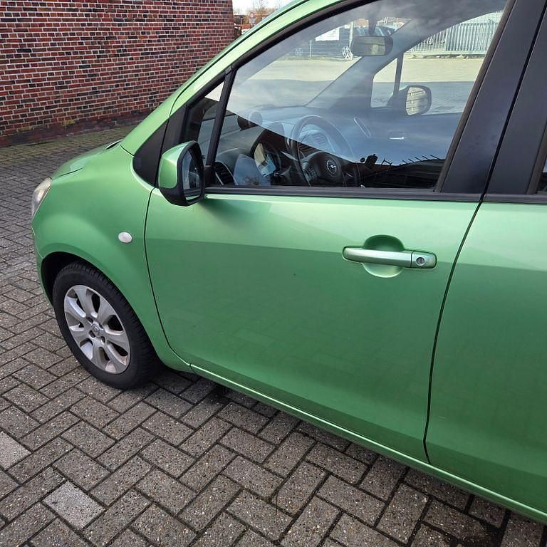 Gebraucht Opel Agila 65 PS (47 kW) 2008 Grün Kleinwagen