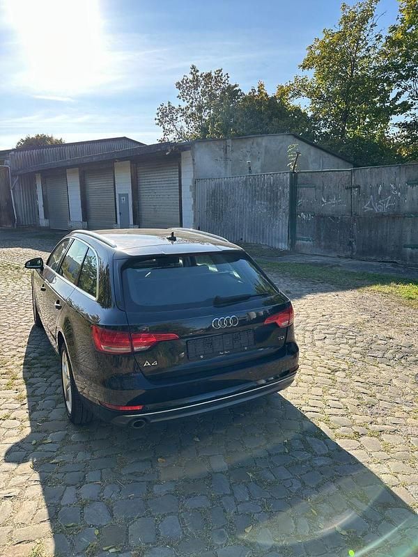 Gebraucht Audi A4 Ambiente 150 PS (110 kW) 2016 Schwarz Kombi