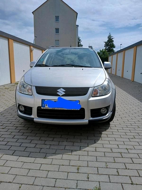Silber Gebraucht 2009 Suzuki SX4 Limousine | 4.900 € (Guter Preis) - Bild 1/4
