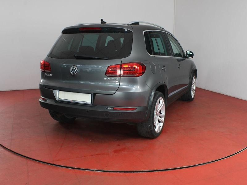 Gebraucht VW Tiguan Sportline 140 PS (102 kW) 2015 Silber SUV