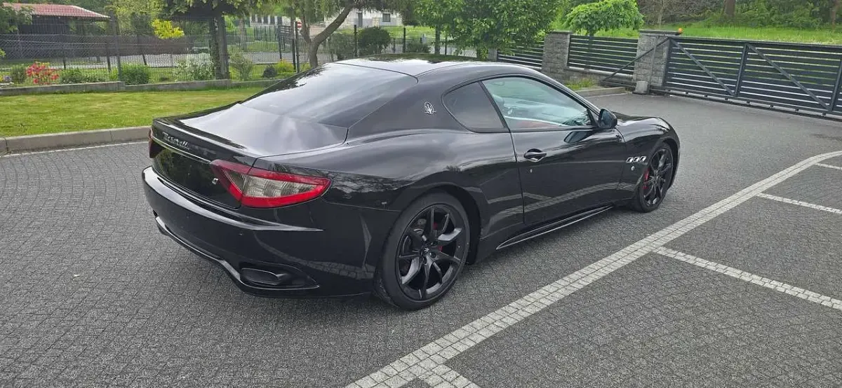 Gebraucht Maserati Granturismo 439 PS (322 kW) 2011 Schwarz Coupé