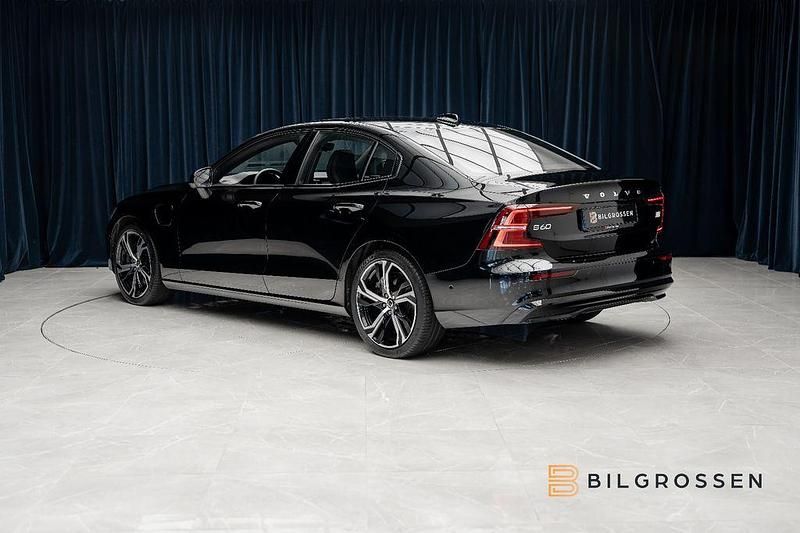 Gebraucht Volvo S60 Plus 455 PS (334 kW) 2023 Schwarz Limousine