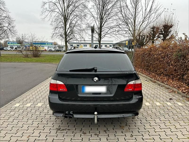 Gebraucht BMW 523 192 PS (141 kW) 2007 Schwarz Kombi