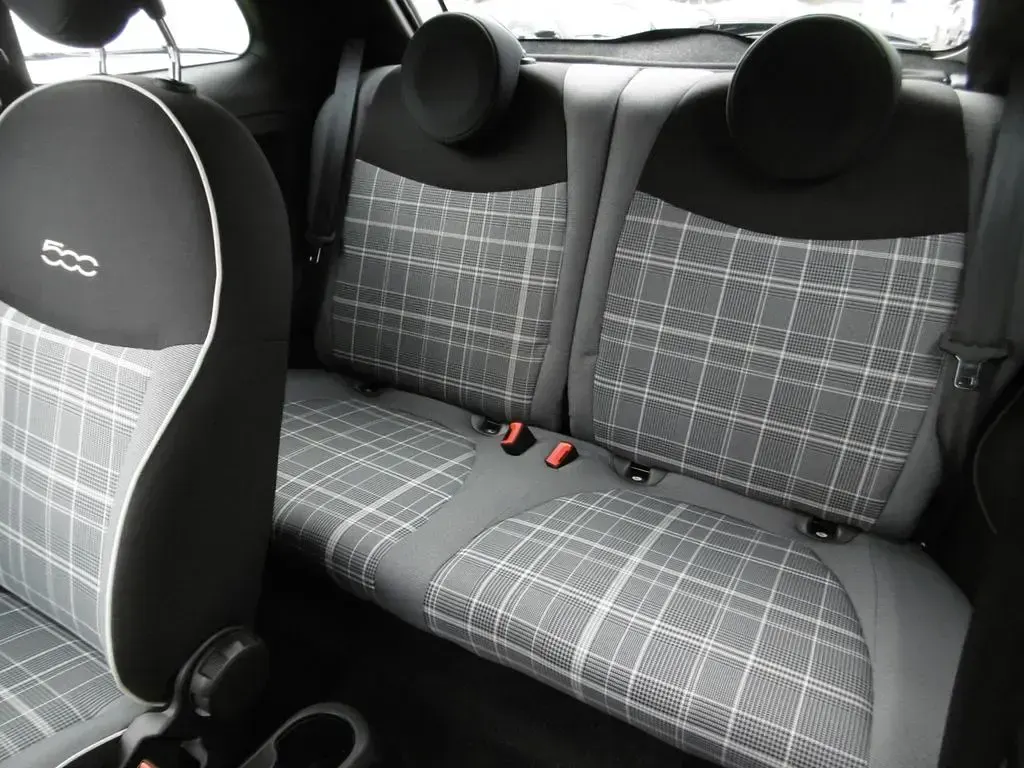 Gebraucht Fiat 500 Lounge 69 PS (50 kW) 2020 Weiß Kleinwagen