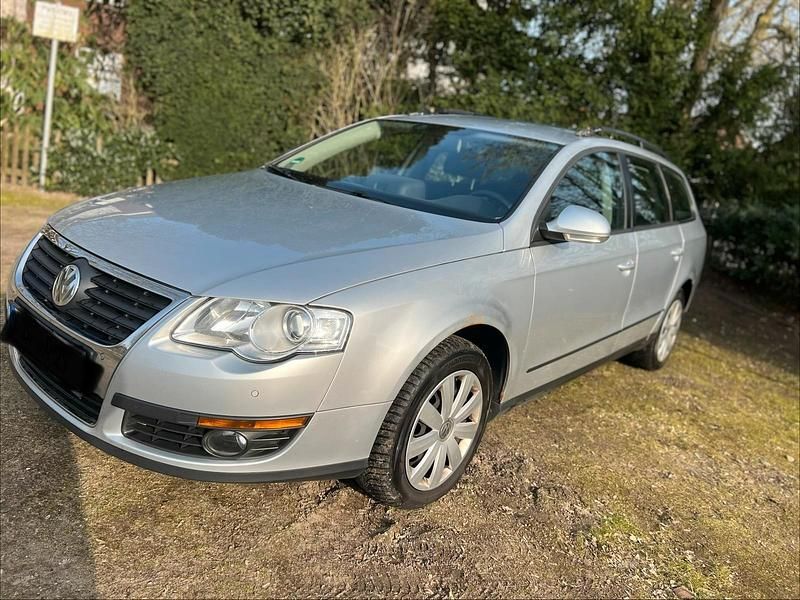Gebraucht VW Passat 140 PS (102 kW) 2009 Silber Kombi
