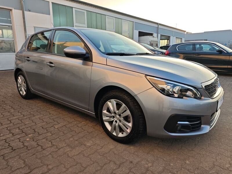 Gebraucht Peugeot 308 Active 110 PS (80 kW) 2021 Grau Limousine